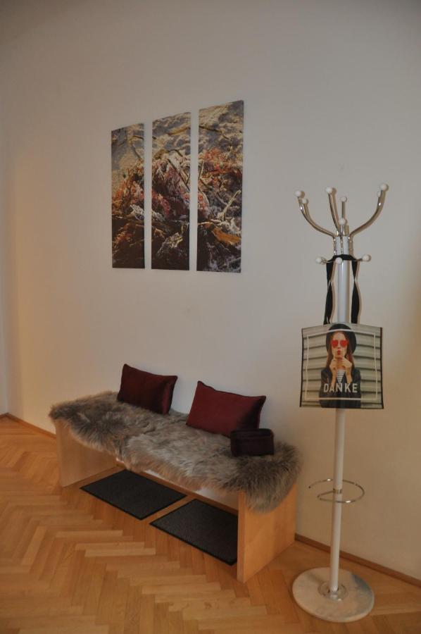 Wunderschone Altbauwohnung In Zentraler Lage Wien Extérieur photo